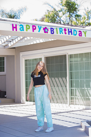 kylie.14.4.23.20_-10
