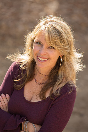Linda.Holiday.11.24.18_-63