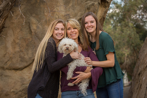 Linda.Holiday.11.24.18_-106