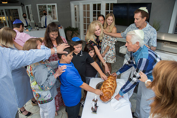 8.13.21.Arthur's.Fam.Shabbat.DInner..70!_-215