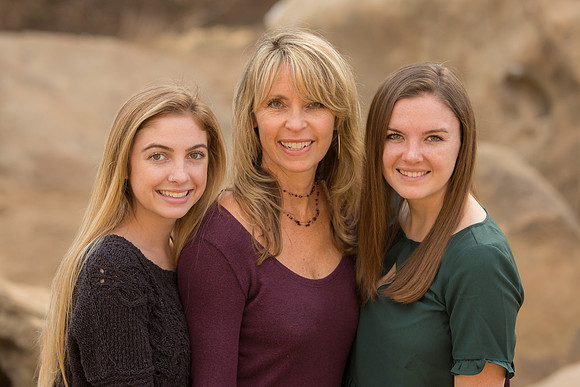 Linda.Holiday.11.24.18_-85
