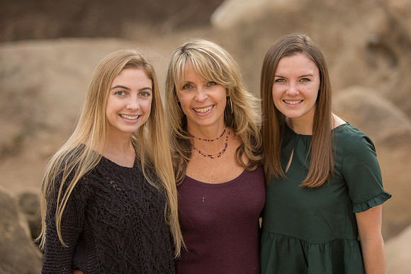 Linda.Holiday.11.24.18_-83