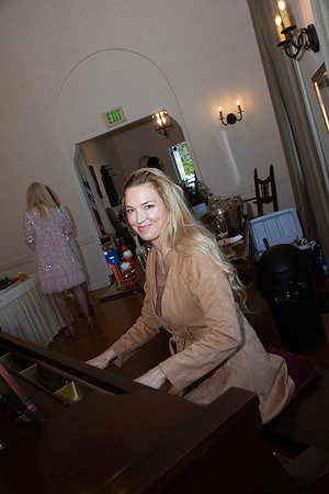 BHWC.Holiday.12.6.23_-173
