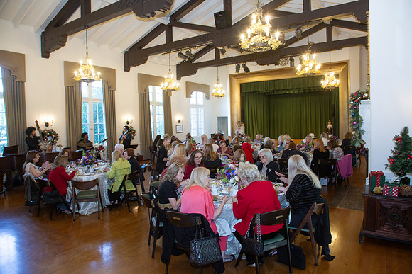 BHWC.Holiday.12.6.23_-140