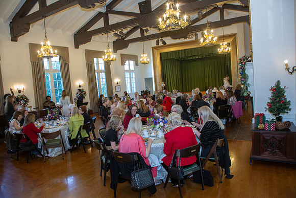 BHWC.Holiday.12.6.23_-141