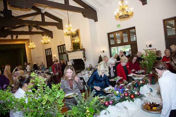 BHWC.Holiday.12.6.23_-133