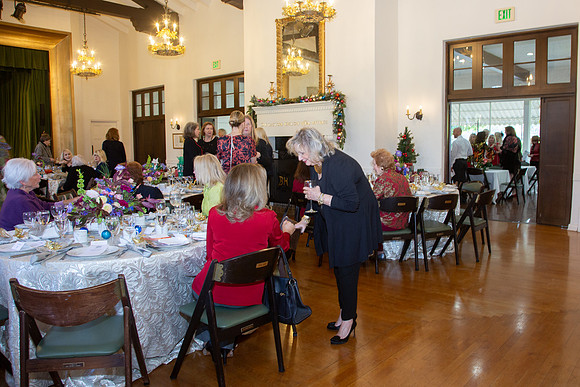 BHWC.Holiday.12.6.23_-110