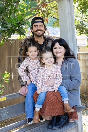 lily.sister.mom.dad.11.14.24_-31