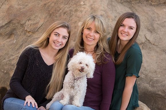 Linda.Holiday.11.24.18_-47