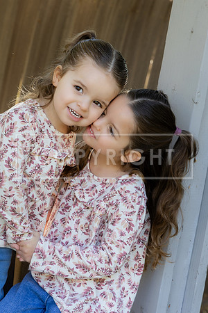 lily.sister.mom.dad.11.14.24_-19