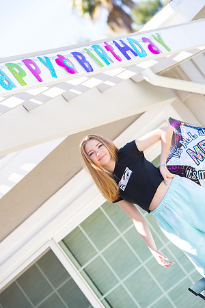 kylie.14.4.23.20_-21