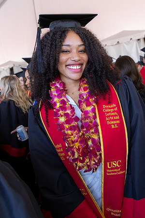 USC.Grad. 5.10.24_-030